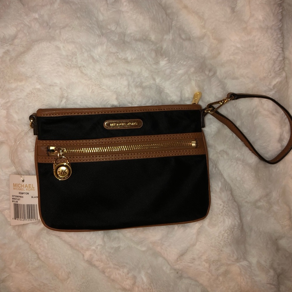 Michael Kors Kempton Wristlet